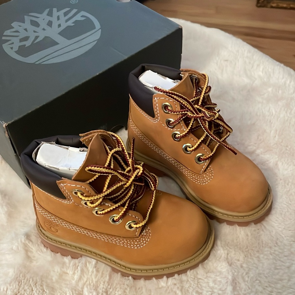 New with Box baby Timberland Boots size 5